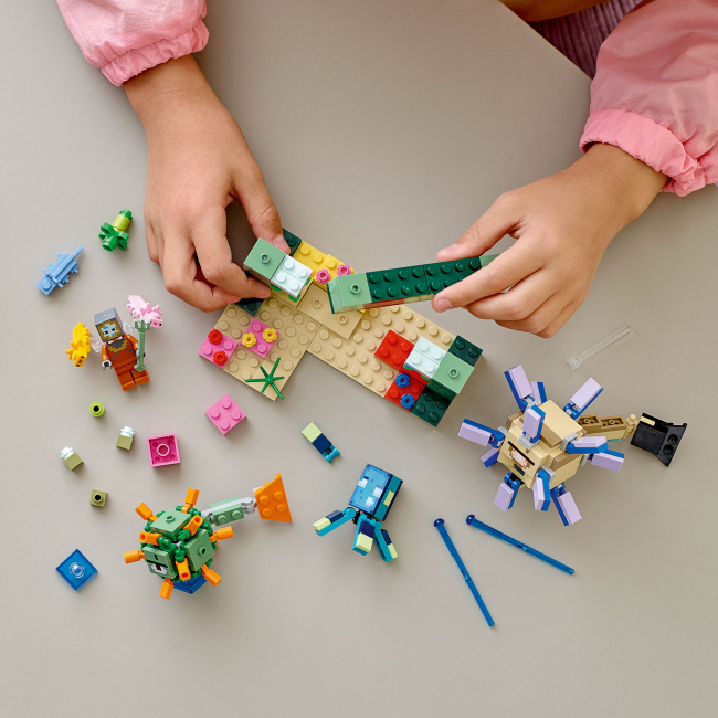 Конструктори LEGO - Конструктор LEGO Minecraft Битва Стражів (21180)#4