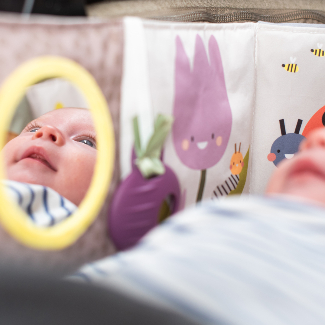 Розвивальні іграшки - Розвиваюча книжка Taf Toys Садочок у місті Зайчики (13065)#6