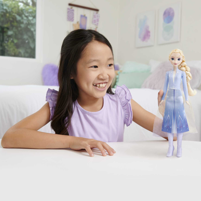 Ляльки - Лялька Disney Крижане серце Ельза в образі мандрівниці (HLW48)#6