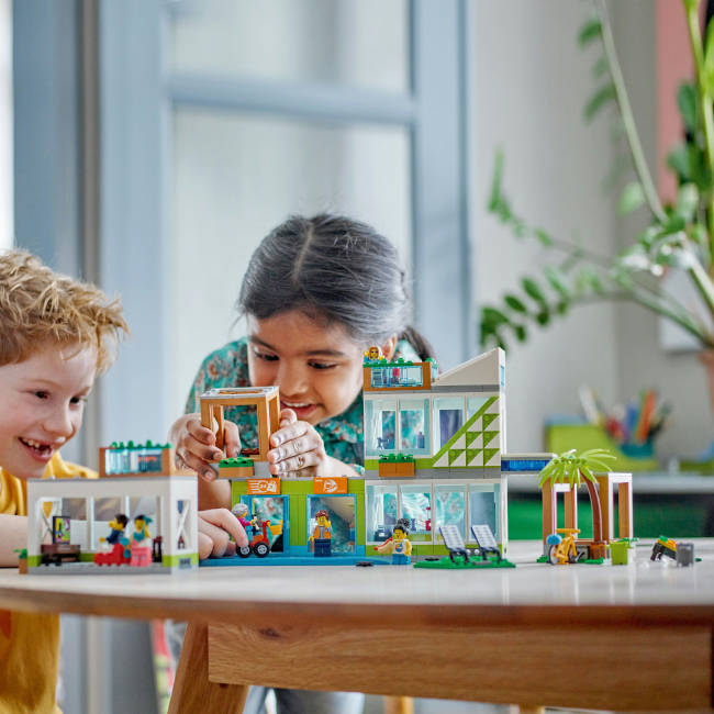Конструктори LEGO - Конструктор LEGO City Багатоквартирний будинок (60365)#5