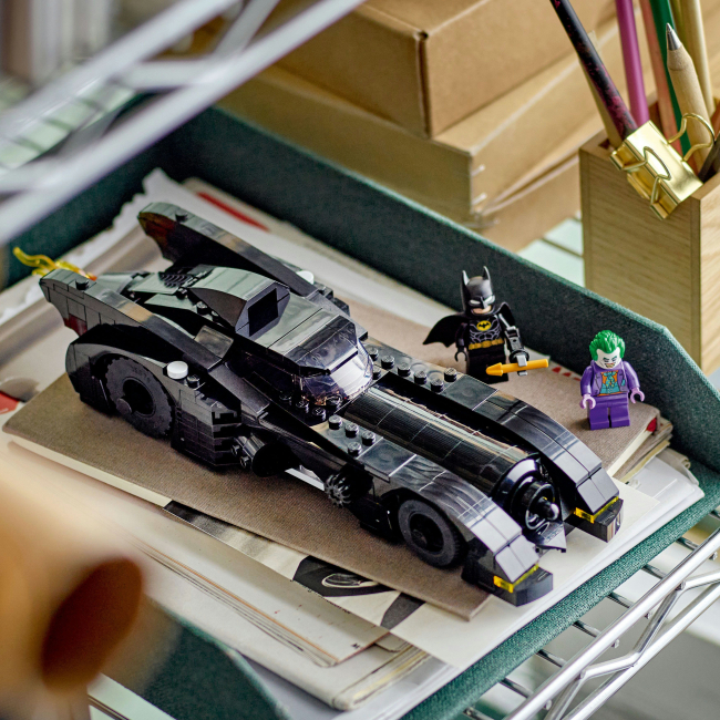 Конструкторы LEGO - Конструктор LEGO DC Batman Бэтмобиль: Преследование. Бэтмен против Джокера (76224)#4