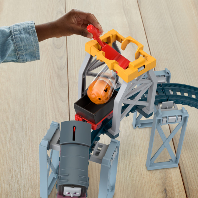 Железные дороги и поезда - Игровой набор Thomas and Friends Motorized Незабываемые приключения на острове Diesel's Cargo drop (HGY78/HPN59)#5