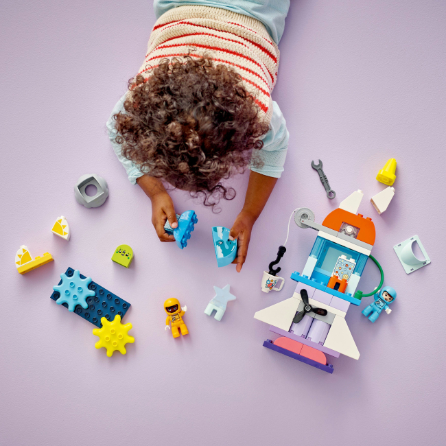 Конструктори LEGO - Конструктор LEGO DUPLO Town Пригоди на космічному шатлі 3-в-1 (10422)#5