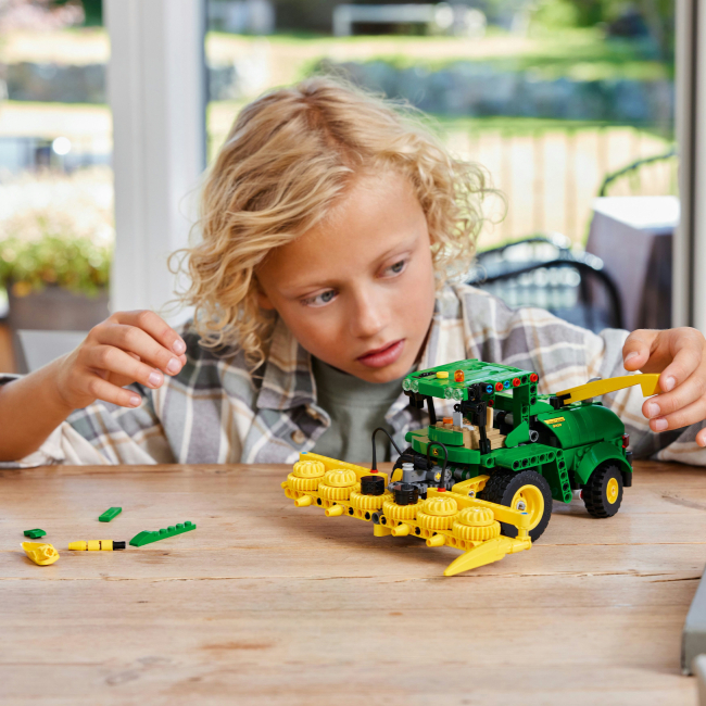 Конструкторы LEGO - Конструктор LEGO Technic Кормоуборочный комбайн John Deere 9700 (42168)#4