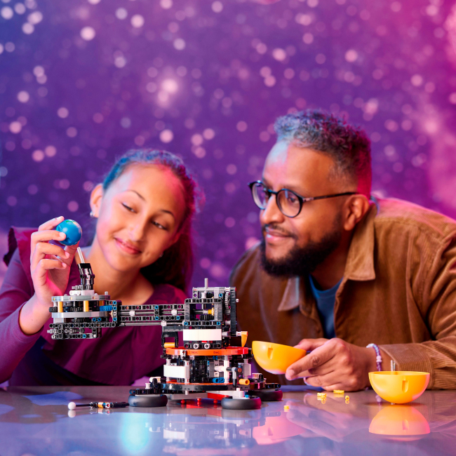 Конструкторы LEGO - Конструктор LEGO Technic Земля и Луна на орбите (42179)#5