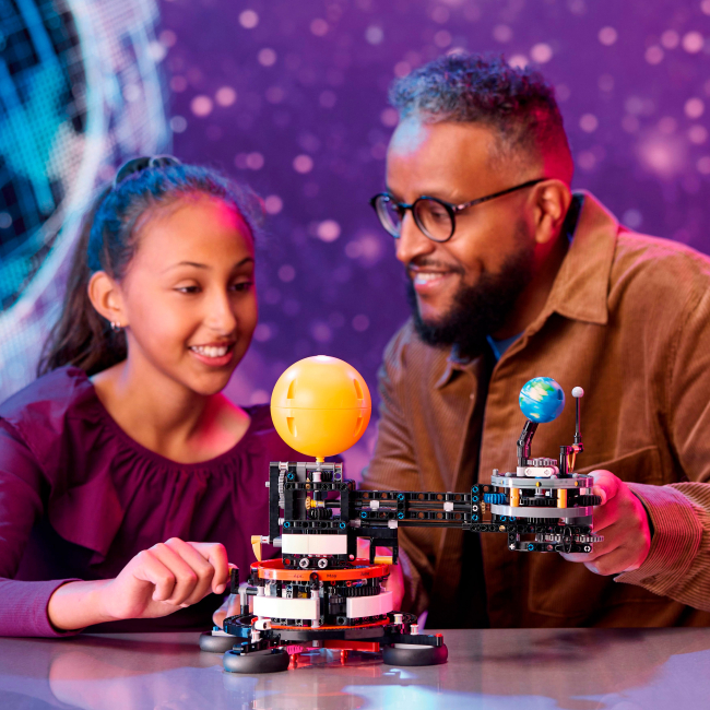 Конструкторы LEGO - Конструктор LEGO Technic Земля и Луна на орбите (42179)#6