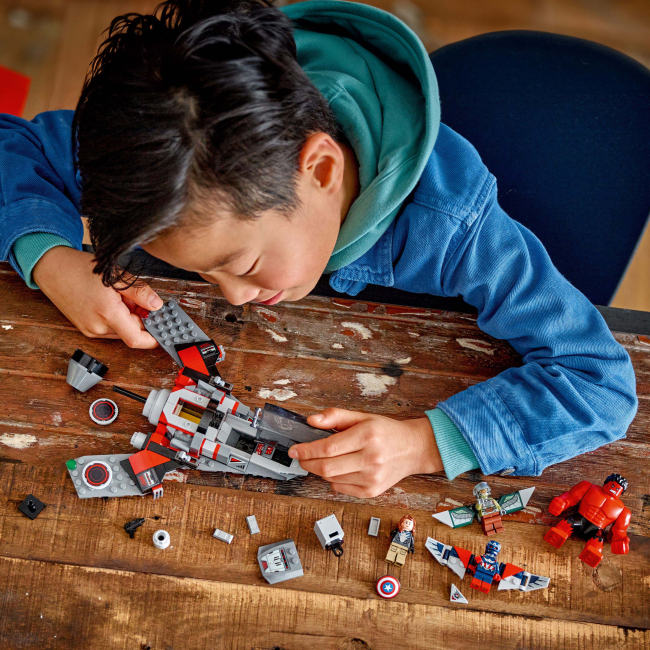 Конструктори LEGO - Конструктор LEGO Marvel Капітан Америка проти Червоного Халка (76292)#4