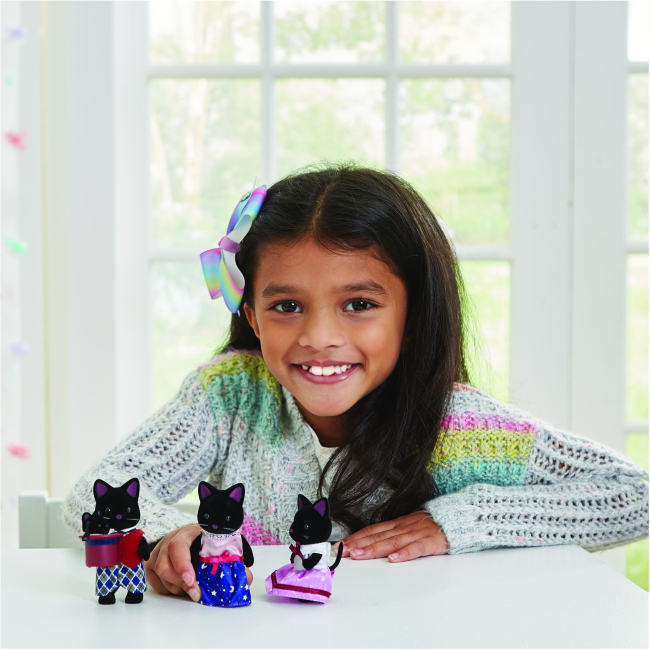 Фігурки тварин - Ігровий набір Sylvanian Families Сім'я чорних котів (5530)#4