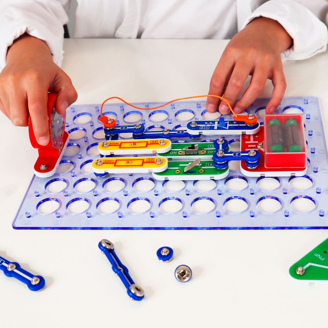 Наукові ігри, фокуси та досліди - Електронний конструктор Doka Перший транзистор 118 схем (D70701)#6