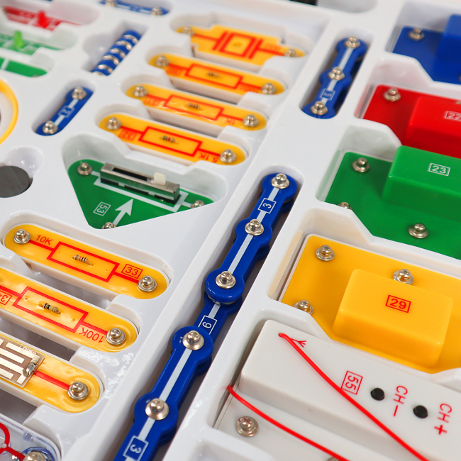 Наукові ігри, фокуси та досліди - Електронний конструктор Doka Власна сигналізація 320 схем (D70707)#5