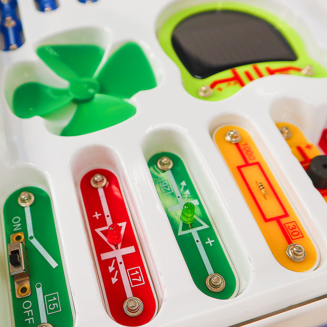 Наукові ігри, фокуси та досліди - Електронний конструктор Doka Альтернативна енергія 50 схем (D70711)#5