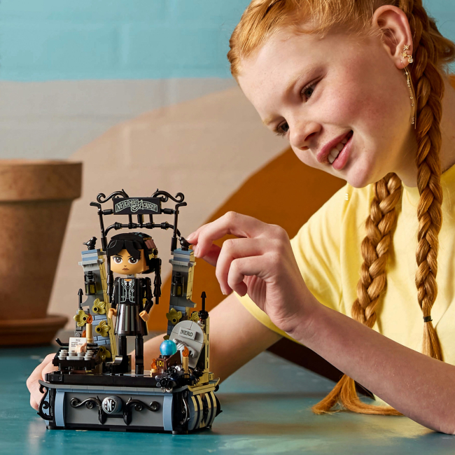 Конструктори LEGO - Конструктор LEGO Wednesday Фігурка Венздей Аддамс (76780)#6