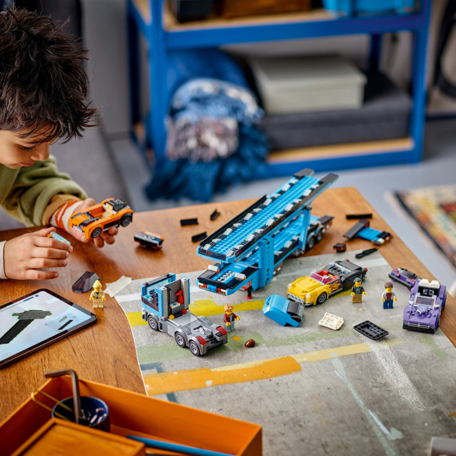 Конструктори LEGO - ​Конструктор LEGO City Вантажівка-транспортер зі спортивними авто (60408)#7