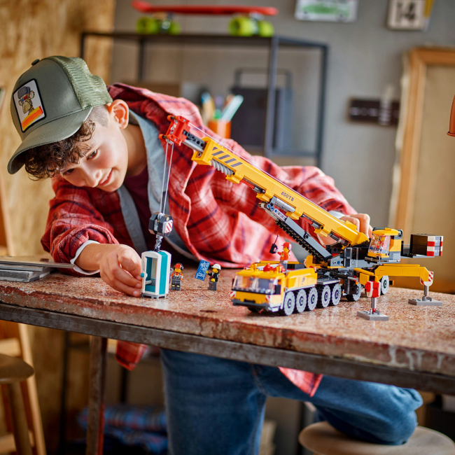 Конструктори LEGO - ​Конструктор LEGO City Жовтий пересувний будівельний кран (60409)#5