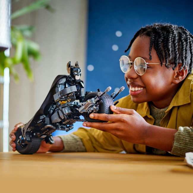 Конструктори LEGO - Конструктор LEGO DC Batman Фігурка Бетмена для складання і бетцикл (76273)#6