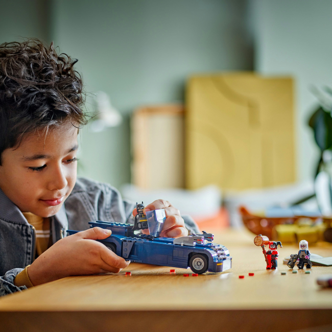 Конструкторы LEGO - Конструктор LEGO DC Batman Бэтмен на бетмобиле против Харли Квин и Мистера Фриза (76274)#5