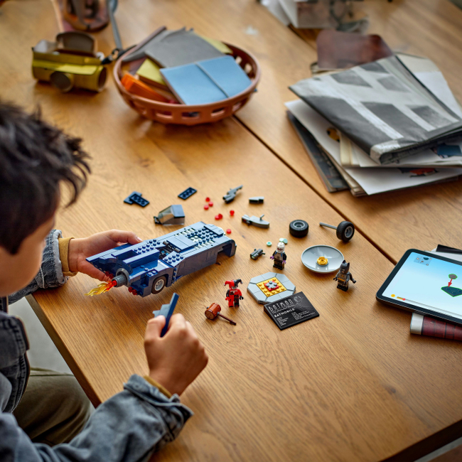 Конструкторы LEGO - Конструктор LEGO DC Batman Бэтмен на бетмобиле против Харли Квин и Мистера Фриза (76274)#6