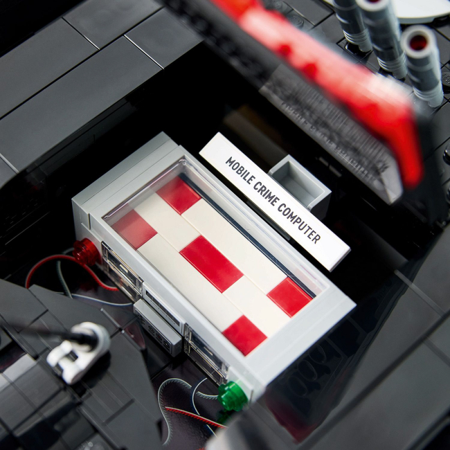 Конструкторы LEGO - Конструктор LEGO DC Batman Бэтмобиль из классического сериала «Бэтмен» (76328)#4