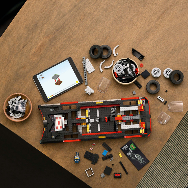 Конструкторы LEGO - Конструктор LEGO DC Batman Бэтмобиль из классического сериала «Бэтмен» (76328)#5