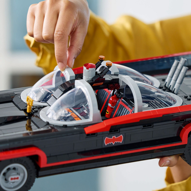 Конструкторы LEGO - Конструктор LEGO DC Batman Бэтмобиль из классического сериала «Бэтмен» (76328)#7