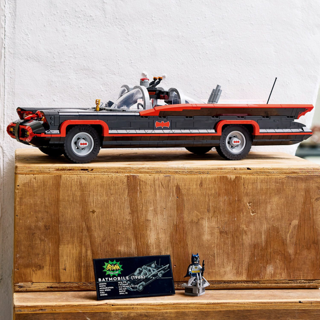 Конструкторы LEGO - Конструктор LEGO DC Batman Бэтмобиль из классического сериала «Бэтмен» (76328)#8