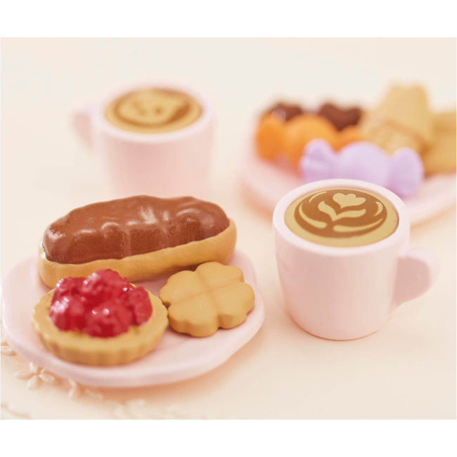 Аксесуари для фігурок - Ігровий набір Sylvanian Families Стіл зі стільцями та набором для солодкої вечірки (5742)#9