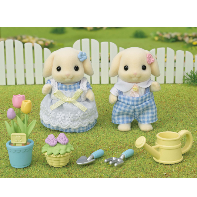 Фигурки животных - Игровой набор Sylvanian Families Цветочные кролики-двойняшки с аксессуарами для сада (5736)#4