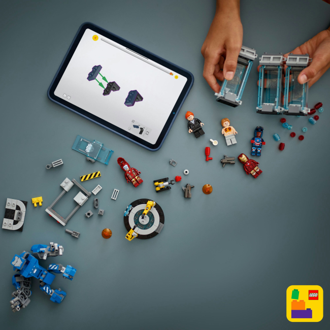 Конструктори LEGO - Конструктор LEGO Marvel Super Heroes Лабораторія Залізної Людини: зал обладунків (76315)#9