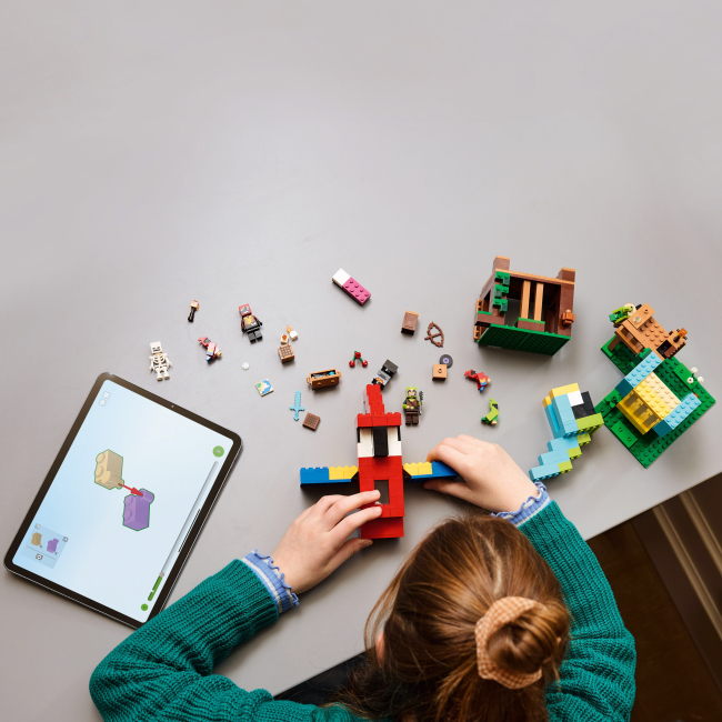 Конструктори LEGO - Конструктор LEGO Minecraft Домівки для папуг (21282)#6