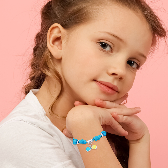 Ювелірні прикраси - Браслет на шнурку UmaUmi Україна з підвісами-серцями із жовтою та блакитною емаллю (2210000019140)#4