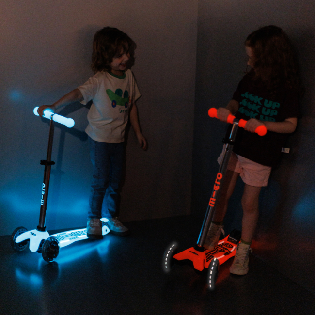 Самокаты - Самокат Micro Maxi Deluxe Glow LED Plus Красная аура (MMD379)#5