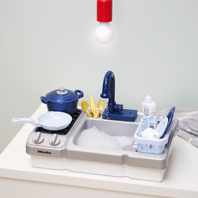 Детские кухни и бытовая техника - Игровой набор Klein Мойка Miele с функцией воды и варочной поверхностью (7166)#3