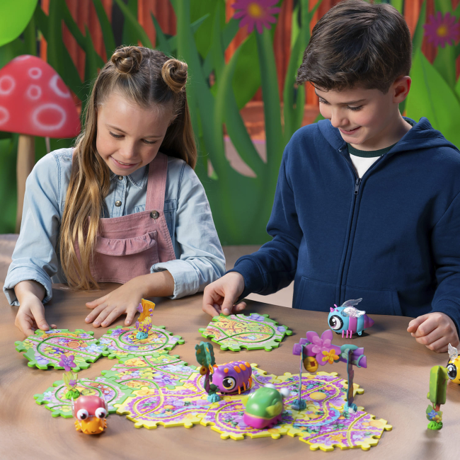 Фігурки тварин - ​Інтерактивна іграшка Jiggly pets Жовта бджілка з ігровим майданчиком (JPMB001-SET)#5