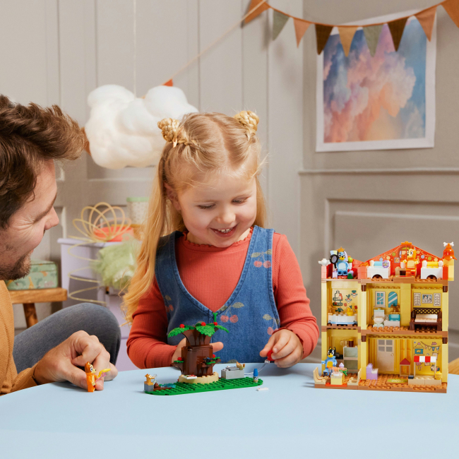 Конструктори LEGO - Конструктор LEGO Bluey Родинний дім Блуї (11203)#5