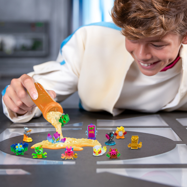 Фігурки персонажів - Набір-сюрприз MrBeast Lab Лабораторія в пробірці Atomic Swarms 12 (124694)#2