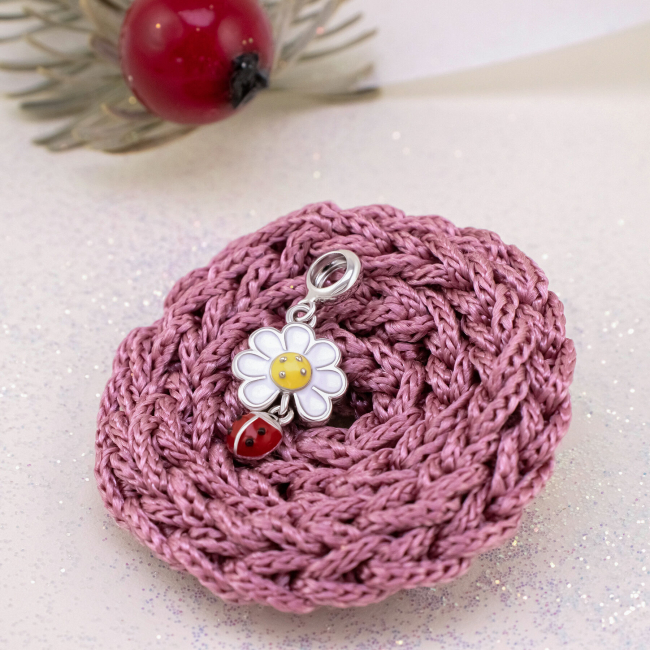 Ювелірні прикраси - Кулон UmaUmi Flowers Ромашка з сонечком із білою, жовтою та червоною емаллю (2210000018488)#4