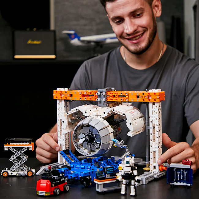 Конструктори з унікальними деталями - Конструктор Pantasy Майстерня авіаційних двигунів 1808 елементів (85006)#2