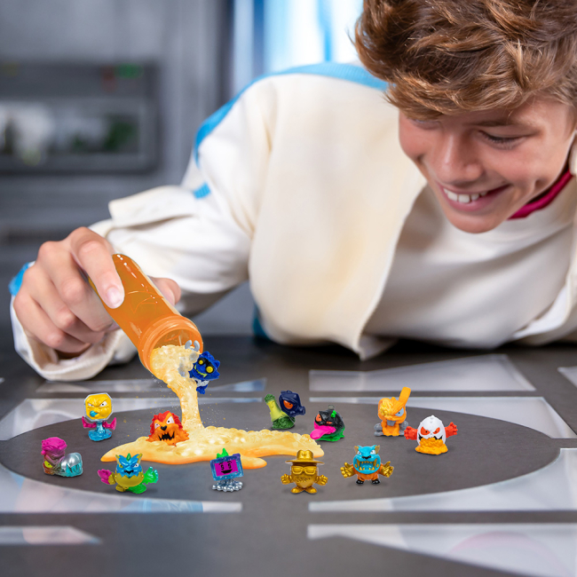 Фігурки персонажів - Набір-сюрприз MrBeast Lab Лабораторія в пробірці Atomic Swarms 5 (124721)#4