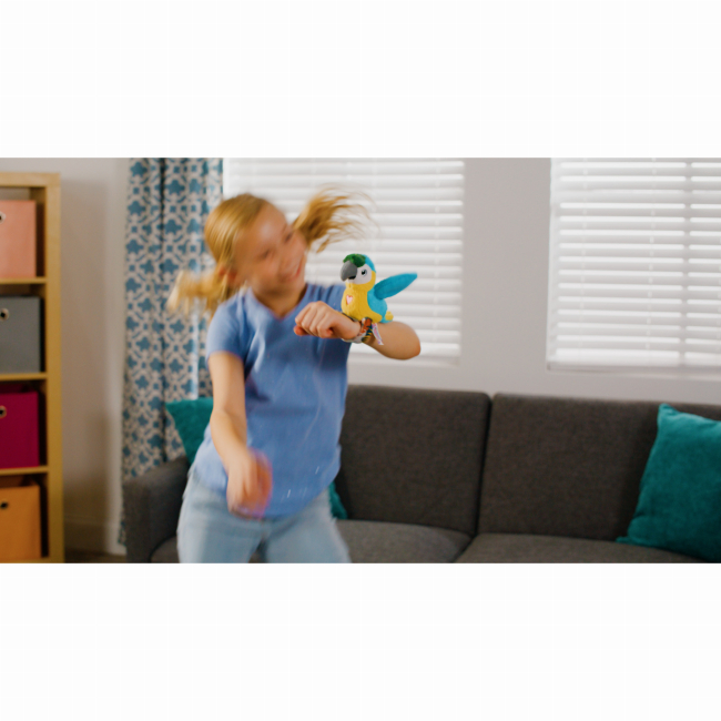 М'які тварини - Інтерактивна іграшка-браслет Happy yappers Веселі базікали Ара синє-жовтий (9593)#4