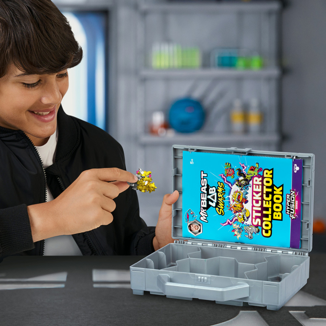 Фігурки персонажів - ​Стартовий набір колекціонера MrBeast Lab Swarms (124282)#3