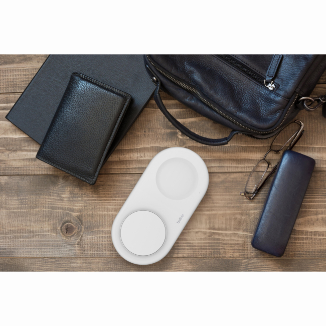 Павербанки - Зарядное устройство для беспроводной связи Belkin 15Вт Pad Qi2 2в1 белое (WIZ021VFWH)#4