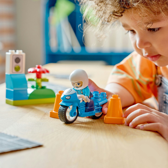 Конструкторы LEGO - Конструктор DUPLO Town Синий полицейский мотоцикл (10471)#7