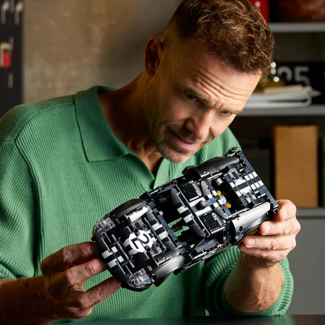 Конструкторы LEGO - Конструктор LEGO Technic Автомобиль для гонки Ford GT40 MKII 1966 года (42223)#5