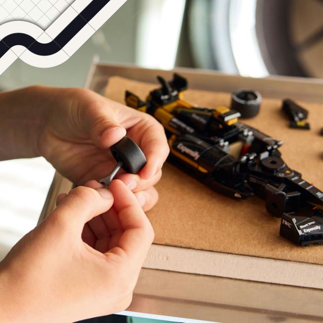 Конструкторы LEGO - Конструктор LEGO Speed Champions Командный автомобиль для гонки APXGP с «F1: фильм» (77252)#8