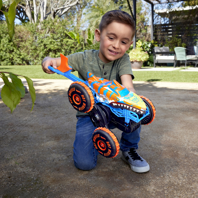 Радиоуправляемые модели - Автомодель на радиоуправлении Hot Wheels Monster Trucks Tiger shark climber (JFR39)#6