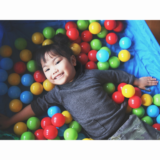 Ігрові комплекси, гойдалки, гірки - Батут SmarTrike Trampoline з тримачем та басейном з кульками 3 в 1 (9200000)#7