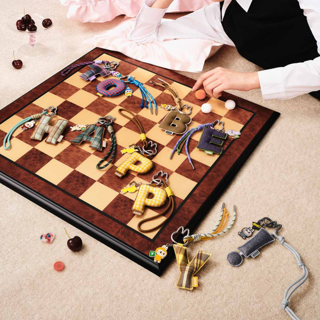 Брелоки - Коллекционный брелок-сюрприз Pop Mart Monsters Pin for Love Letter N-Z (MPFL-01)#8