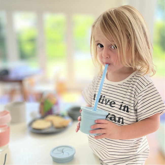 Дитячий посуд та аксесуари - Чашка-контейнер з трубочкою силіконова MinikOiOi Sip + Snack Mellow Yellow Powder Grey (101100103)#6