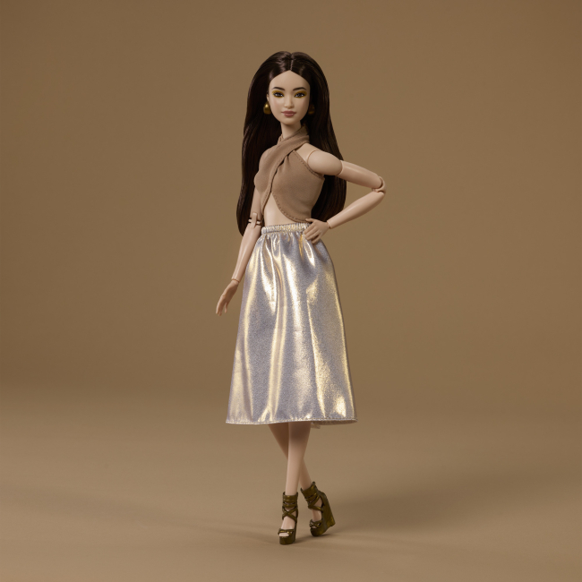 Ляльки - Лялька Barbie Signature Basics 6 Брюнетка (JJX25)#5