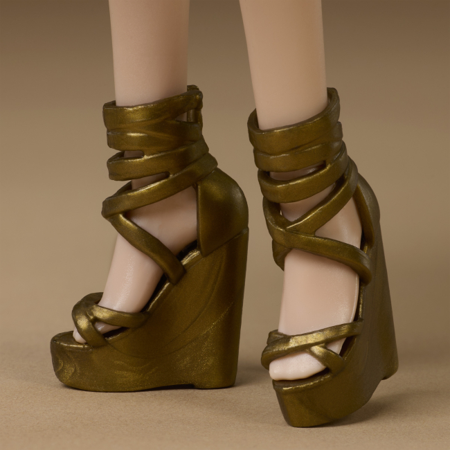 Ляльки - Лялька Barbie Signature Basics 6 Брюнетка (JJX25)#8